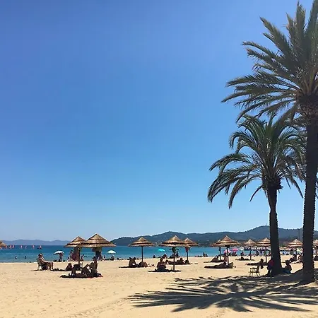 Апартаменти Spacieux Avec Piscine Et Parking Pres De La