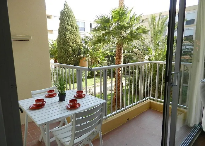 Appartement Spacieux Avec Piscine Et Parking Près De La - Fr-1-251-906 Le Lavandou